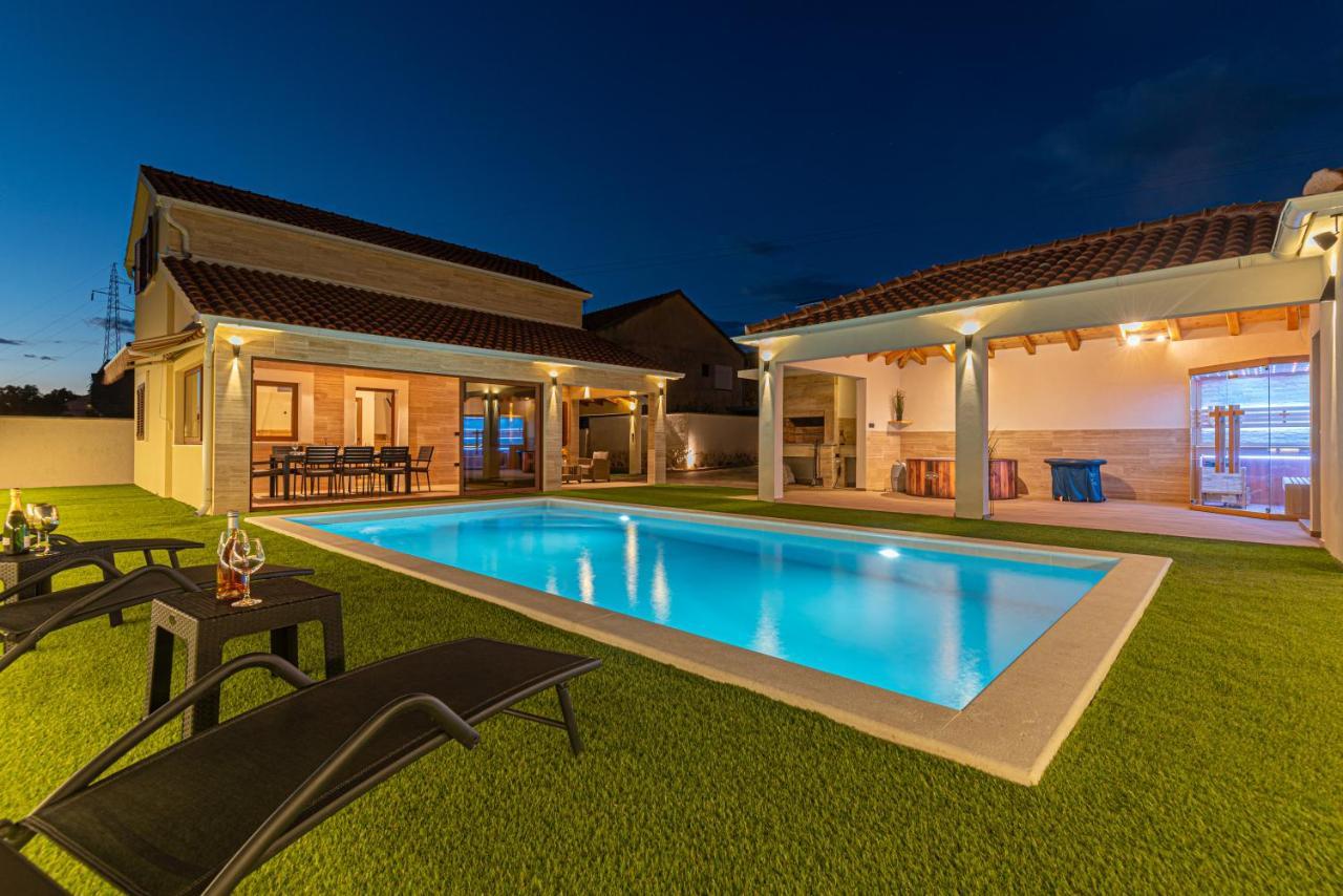 Dubrava  Casa Del Solヴィラ エクステリア 写真