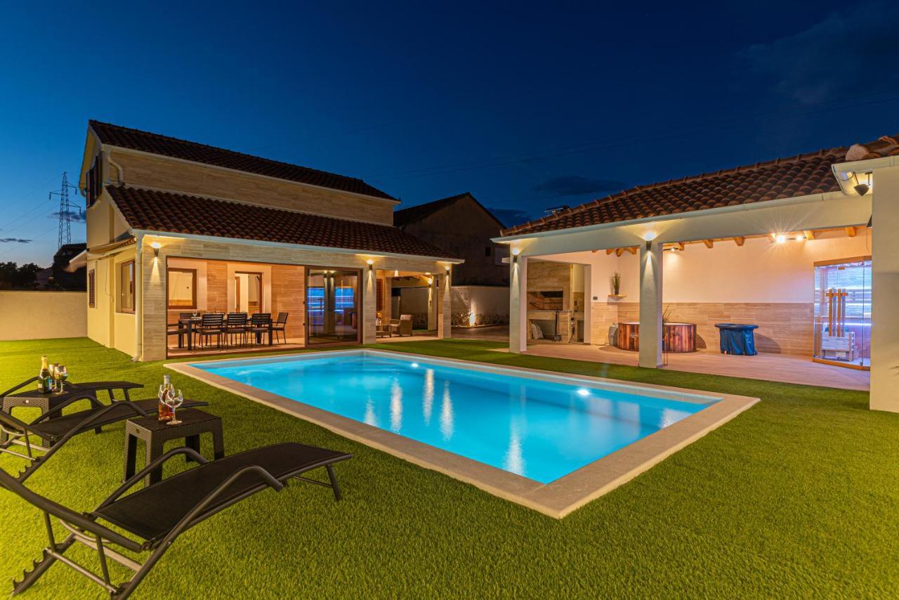 Dubrava  Casa Del Solヴィラ エクステリア 写真