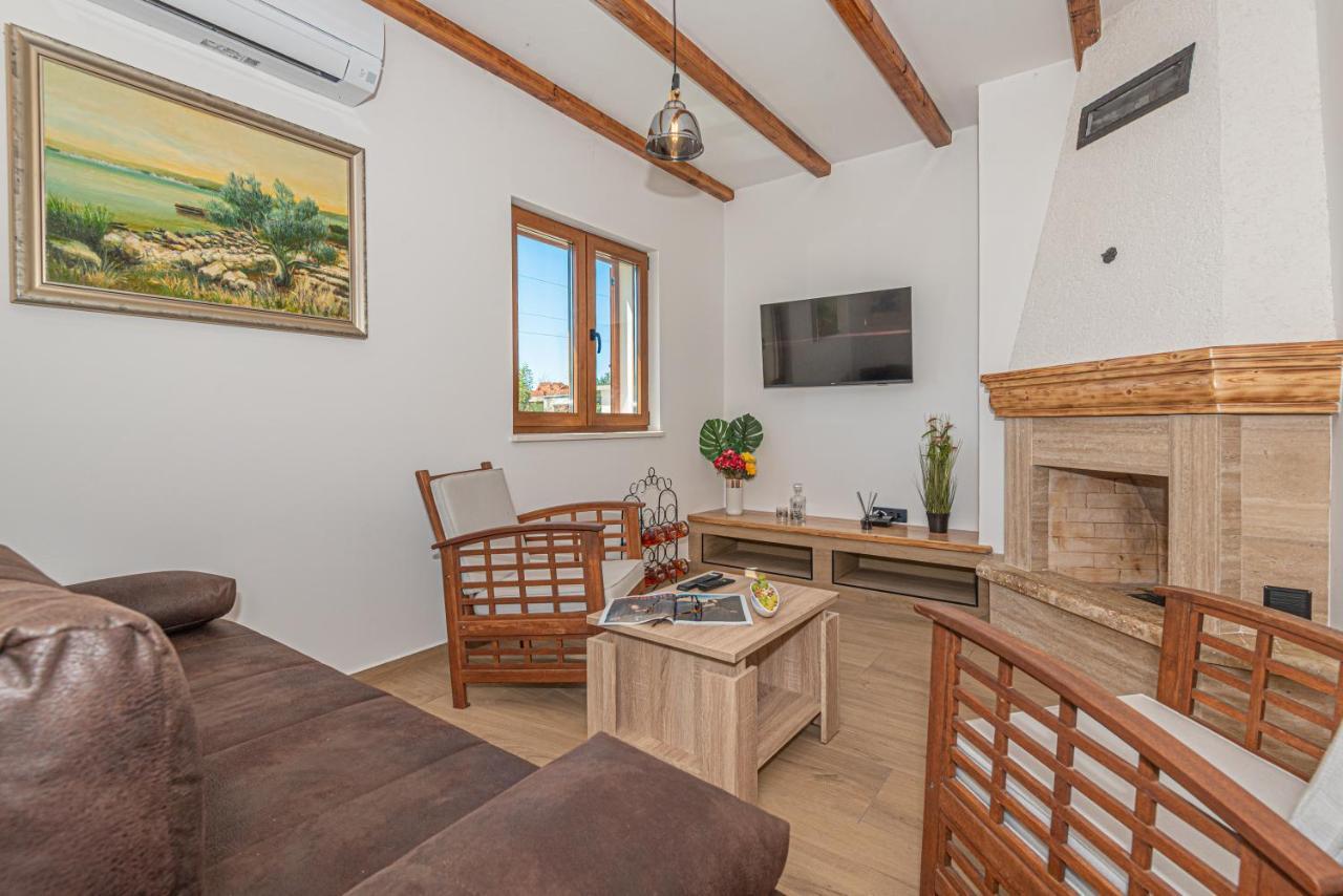 Dubrava  Casa Del Solヴィラ エクステリア 写真